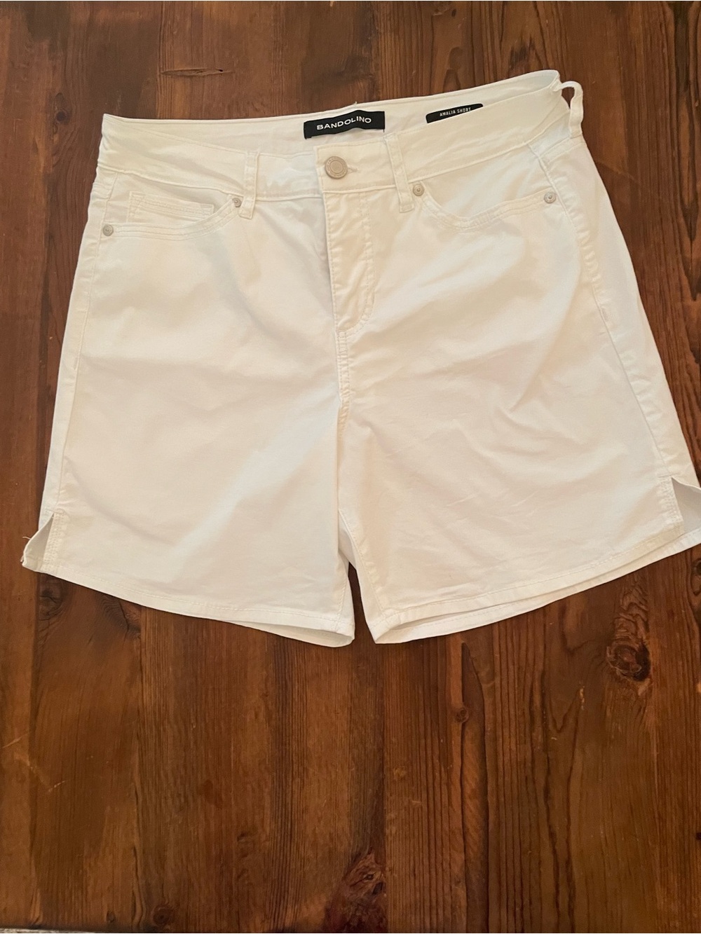 Bandolino White Women's High-Rise Bermuda Shorts